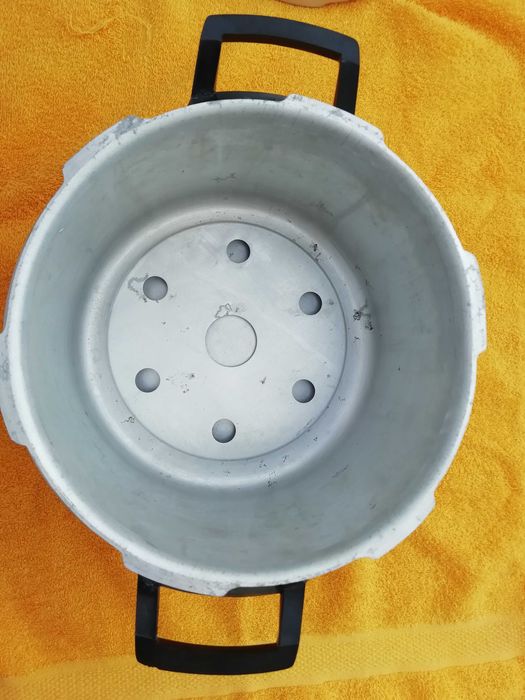 тенджера под налягане - алуминиева