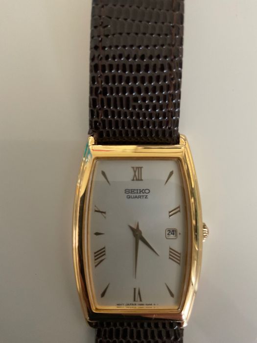 Seiko men’s gold tone slim dress watch - Beautiful