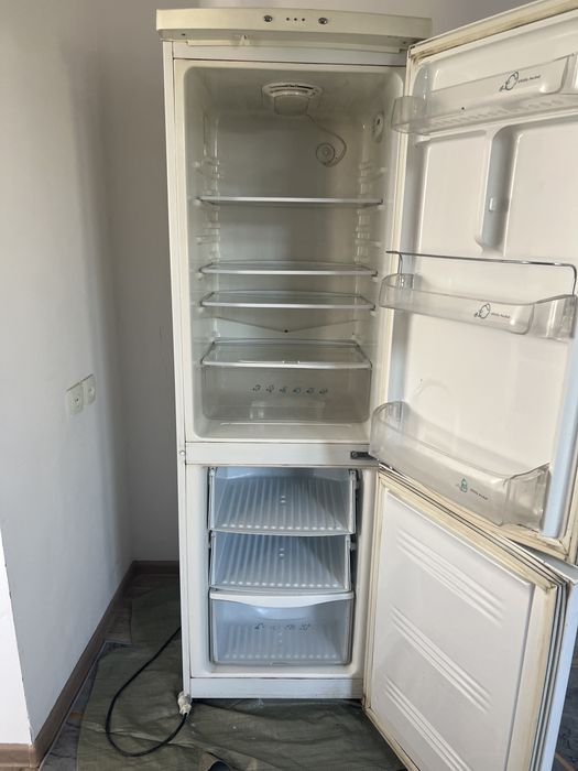 Продам холодильник
