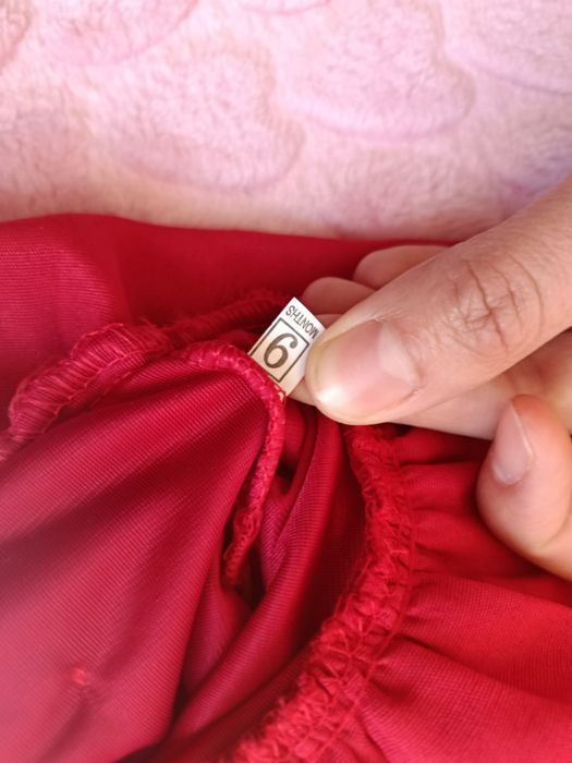 Червена бебешка рокля