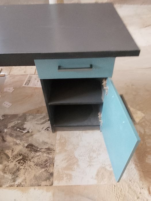 Стол компьютерный