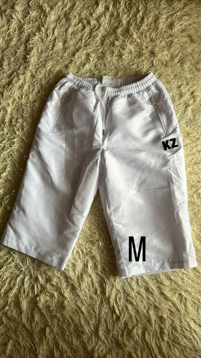 Спортивные шорты