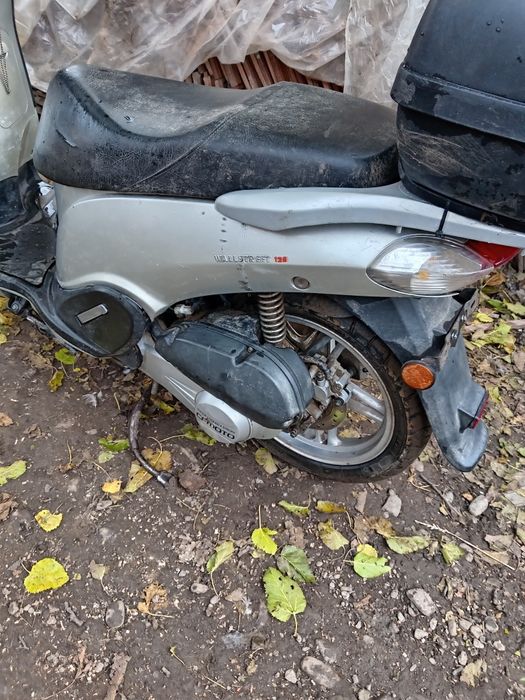 Dau 4 scutere spre vanzare