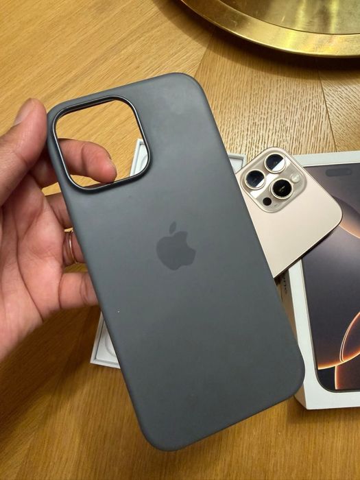 Iphone 16 pro max in stare ca noua