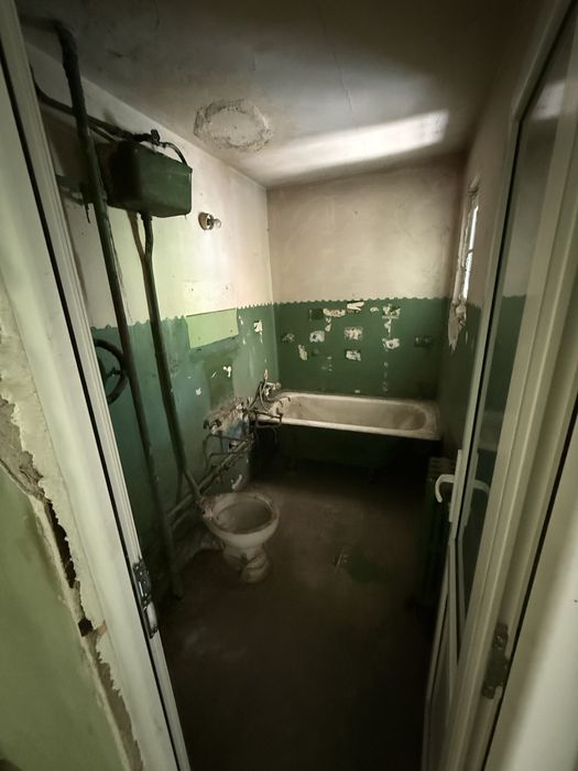 Vând apartament în Alexandria cu două camere semidecomandat langă autogara București 2 din 4
