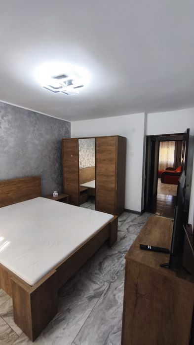 Închiriez apartament cu 2 camere decomandat ,etaj 1/4 , mobilat și utilat . Zona ic frimu lângă biserica Sf Mina