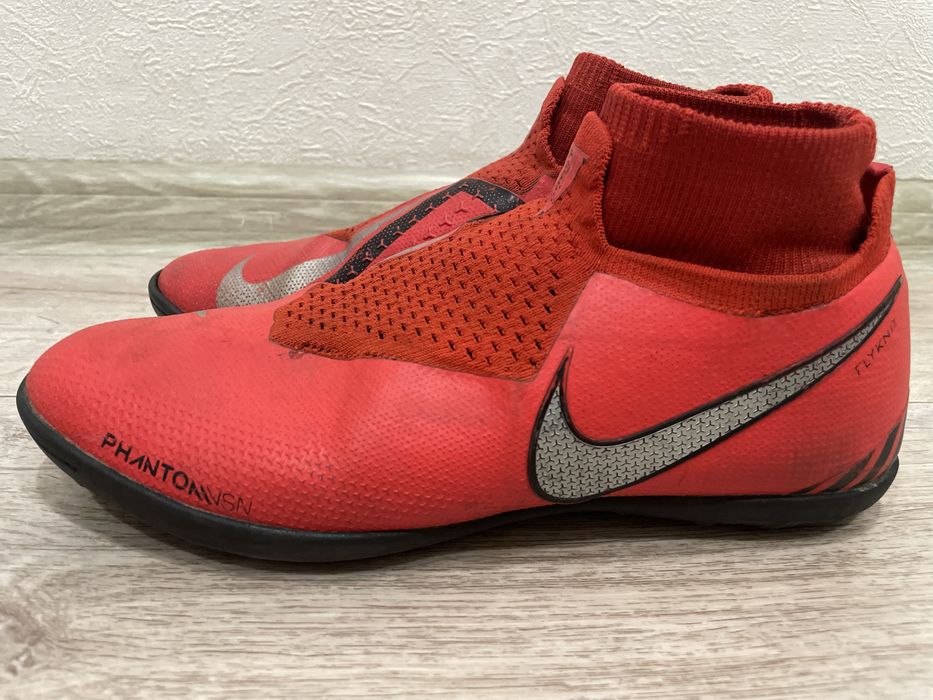 Продаю Сороконожки Nike Phantom VSN