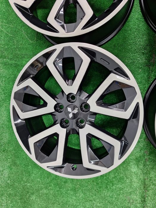 Мицубиши-19цола-5/114,3-ЕТ-46:Ж-8 оригинални