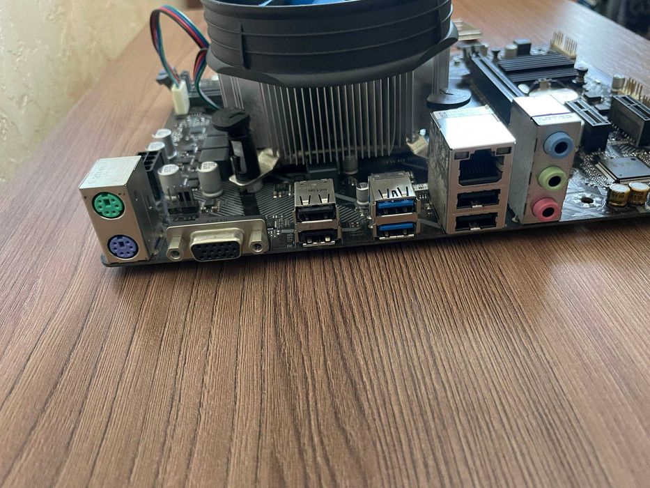 Комплект Core Intel Core i5-10400 + Gigabyte H410m s2.