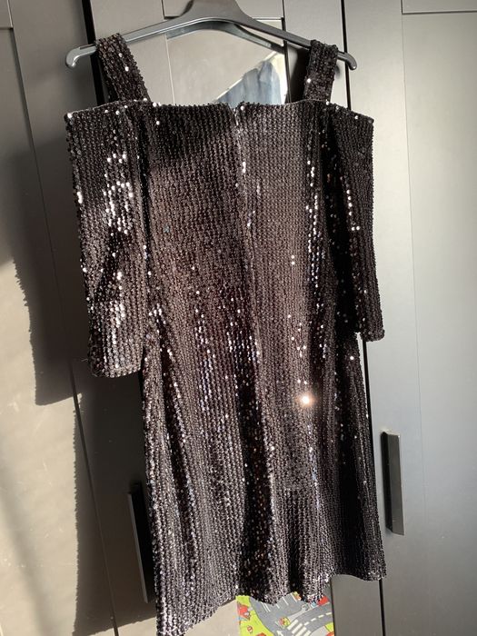 Rochie neagră paiete