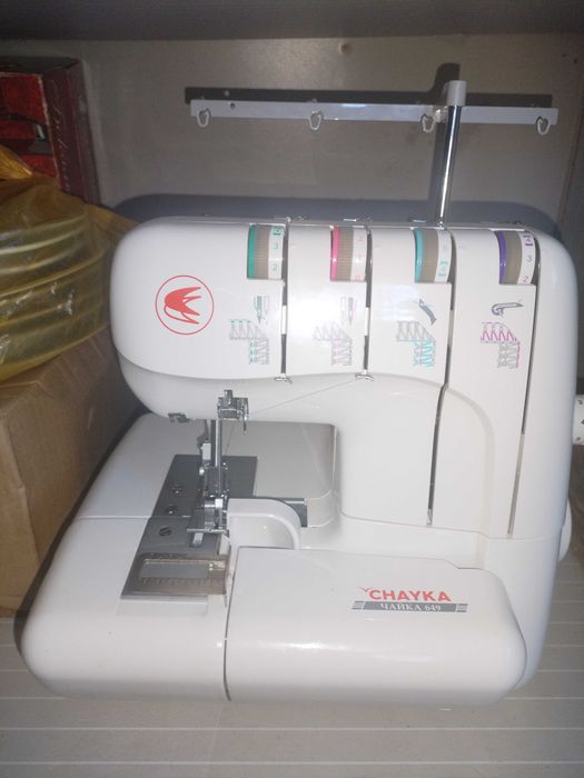 Продам швейную машинку