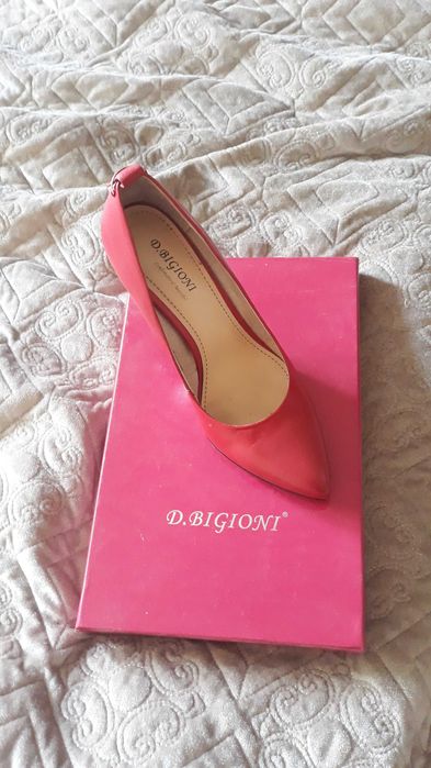 Продам туфли на шпильке 35 р.