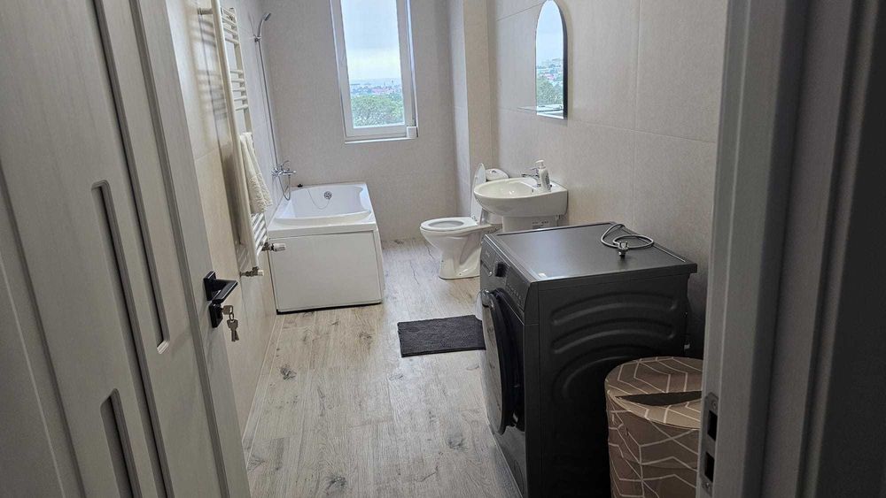 Închiriez apartament
