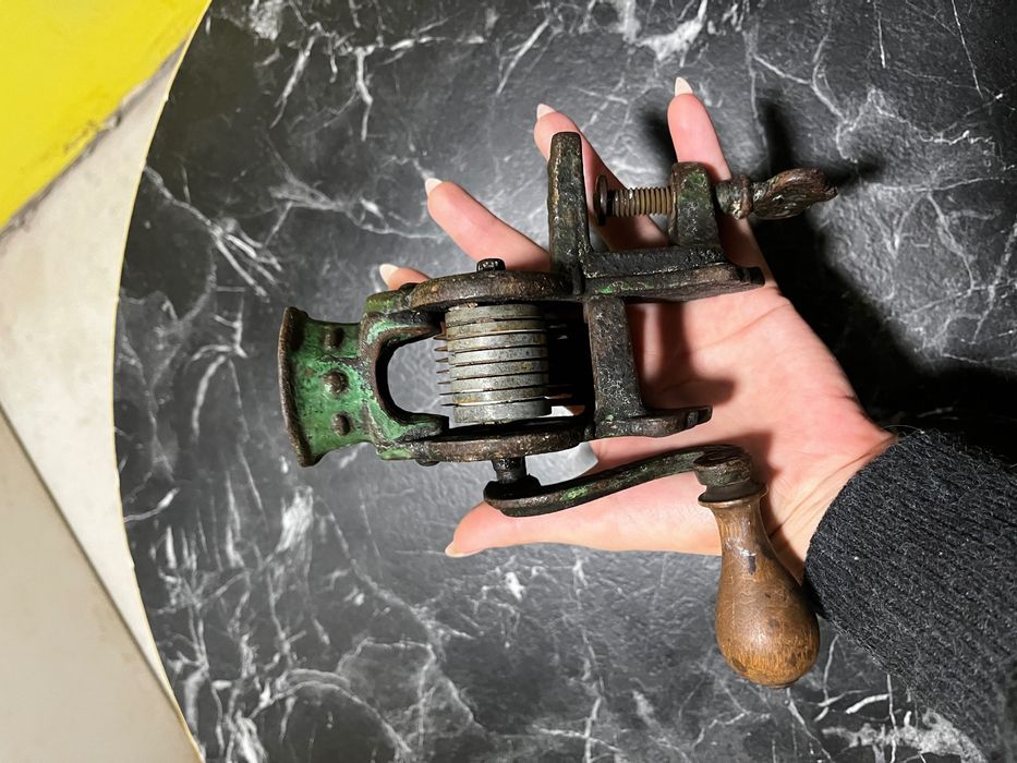 Стара мелачка за тютюн