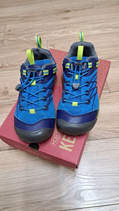 Adidasi Keen marime 36/37