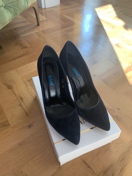 Дамски Обувки прекрасни и стилни обувани са 2 пъти!