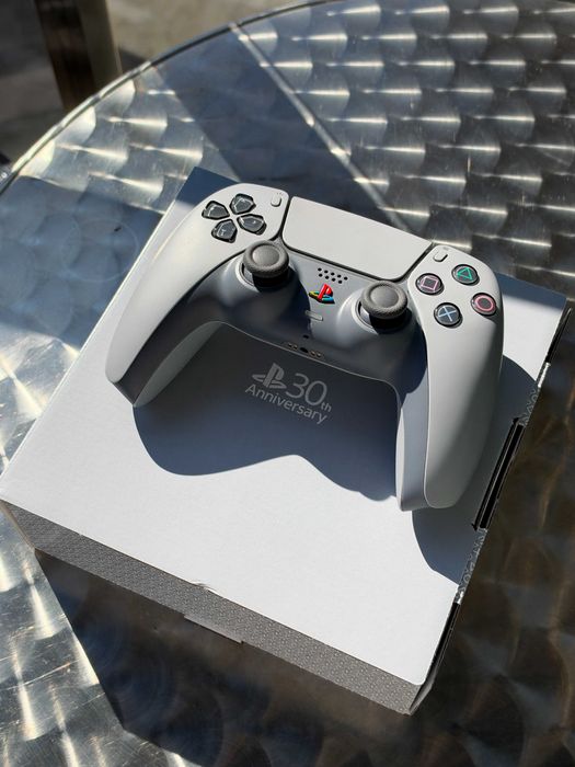 Sony DualSense 30th Anniversary Limited Edition, Sony DualSense Charging Station