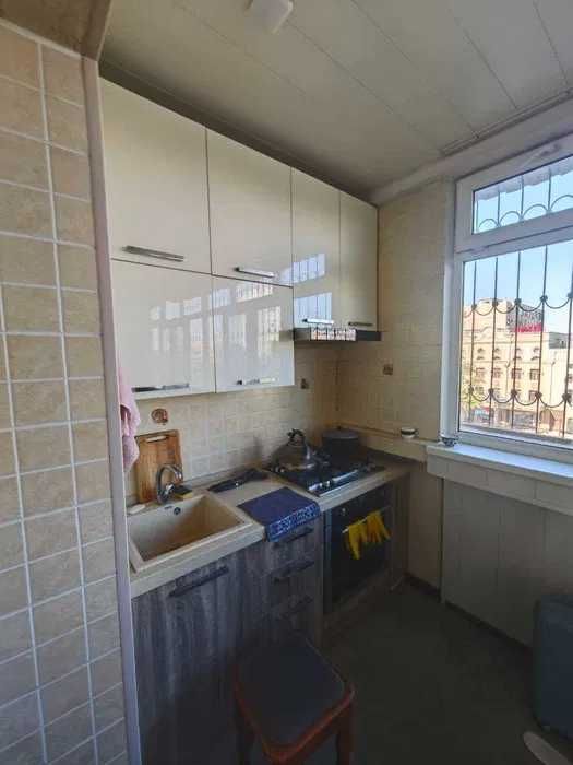 Продается 4/5/9 - 100 м2, в Юнусабаде 5 кв.напротив ресторана ШОХСАРОЙ