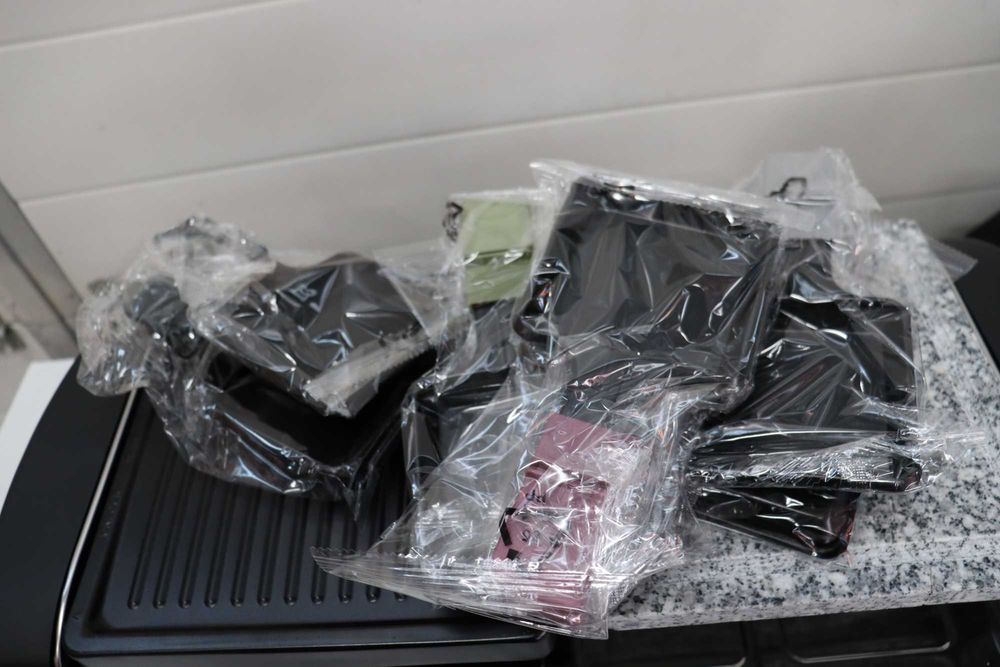 SEVERIN Раклет грил с естествен камък 1400W, вкл. 8 тигана, лек ДЕФЕКТ