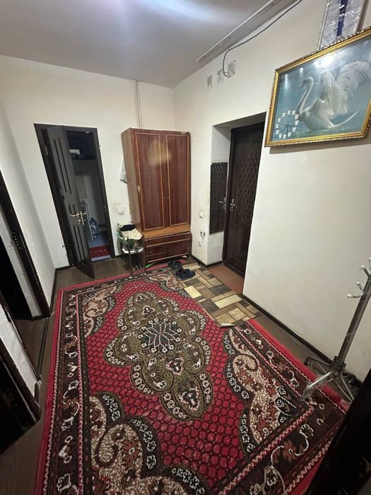 Квартирага одам койилад 3 киши битта хонага