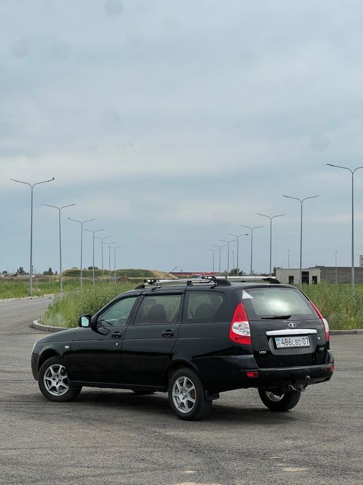 Продам авто приора 2  год2013