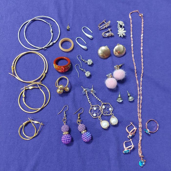 Продам бижутерию