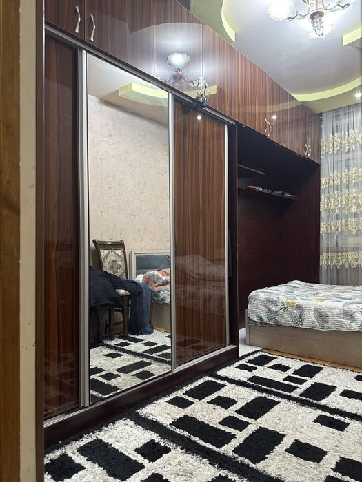 Шкаф сотилади 4 метр узунлиги буйига 2х60