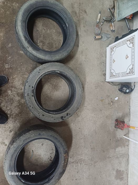 Продам покрышки 3 шт