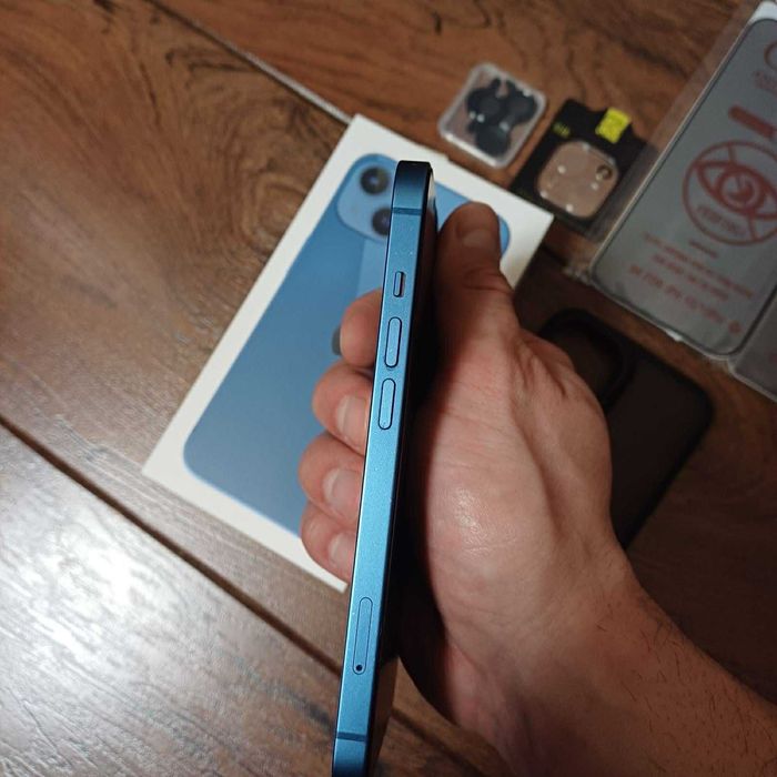 Продавам iphone 13 като нов 460лв