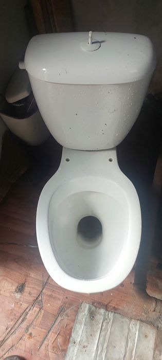 Продам унитаз в хорошем состоянии