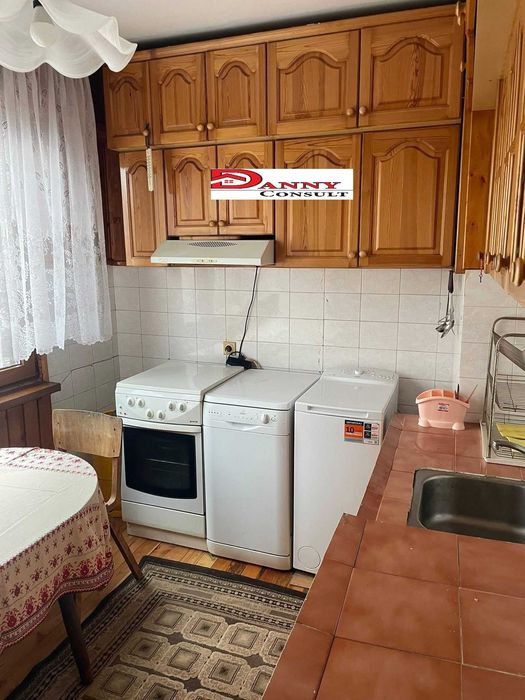 Тристаен апартамент за продажба в гр. Г. Оряховица - кв. Пролет