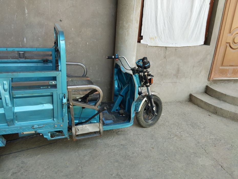 Elektro skuter bu 700kg oladi