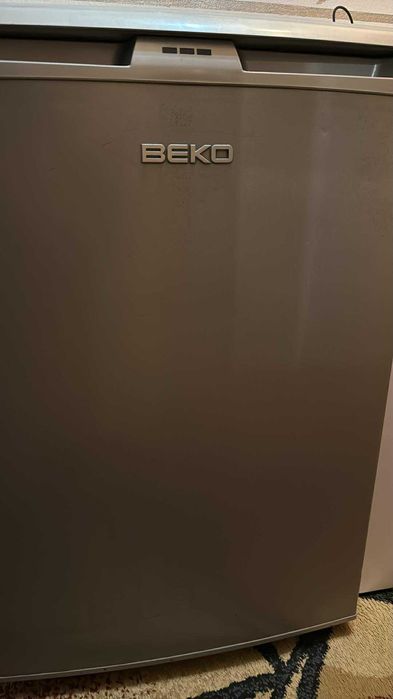 Vând lada frigorifica Beko