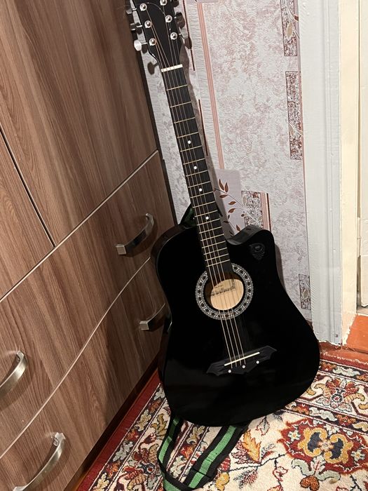 Продам гитару fiewen Toun