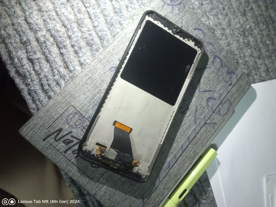 Vând carcasa de telefon Redmi 9C.