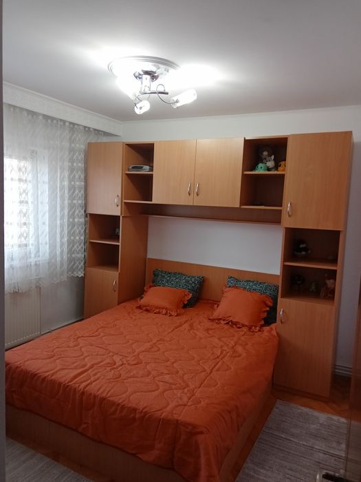 Apartament 3 camere decomandat Nicolina 1, mobilat și utilat.