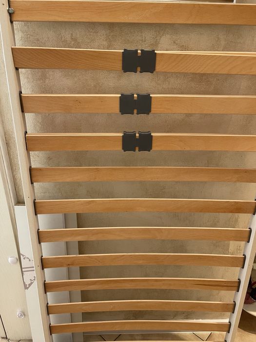 Легло с подматрачна рамка. Правено е по поръчка.