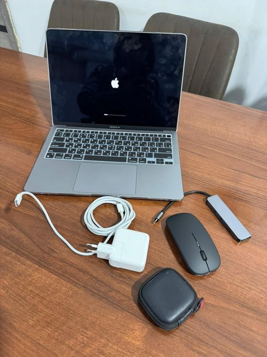 Макбук сатылады.