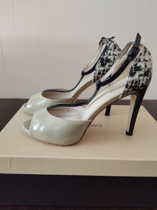 Женские кожаные туфли