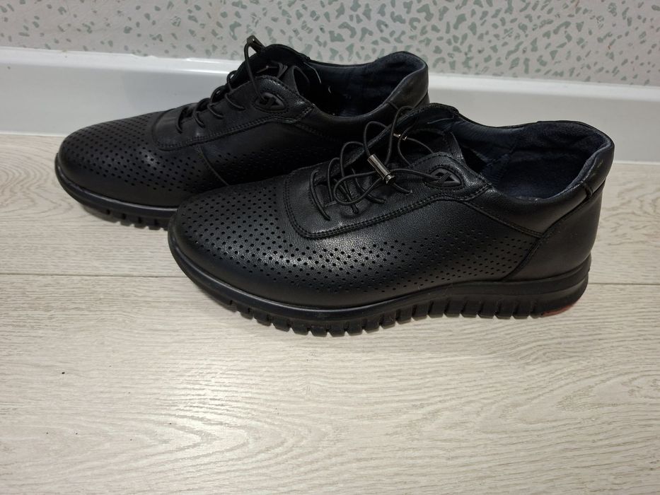 Мъжки обувки и маратонки