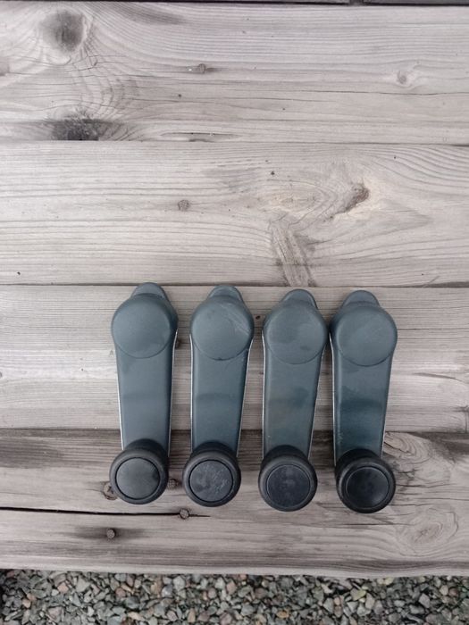 Продам запчасти ауди80 b3