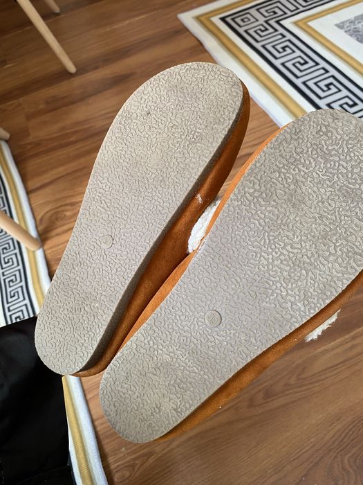 Поодам обувь срочно