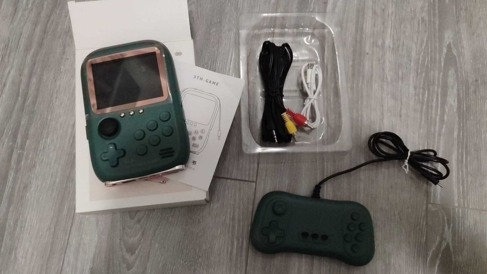 Consola jocuri 2 in 1 cu baterie externa si joystick