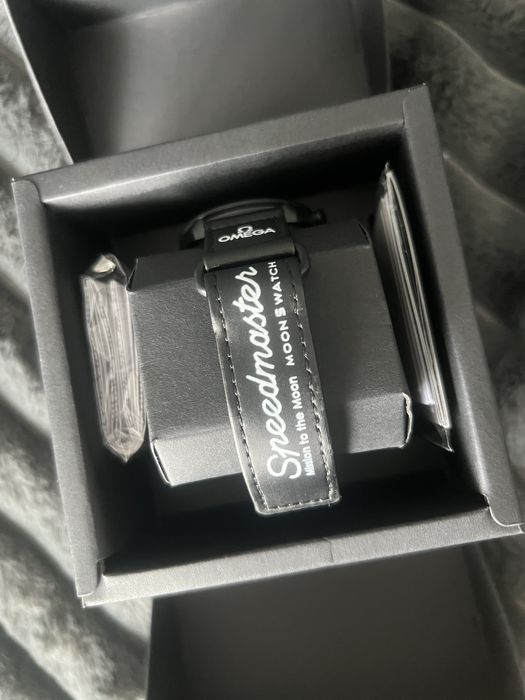 Omega X Swatch Mission to the moon Snoopy edition