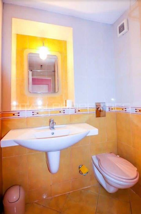 Дава се под наем Двустаен апартамент в Варна, Център - 40 кв.м за 387.6 € - Снимка #2