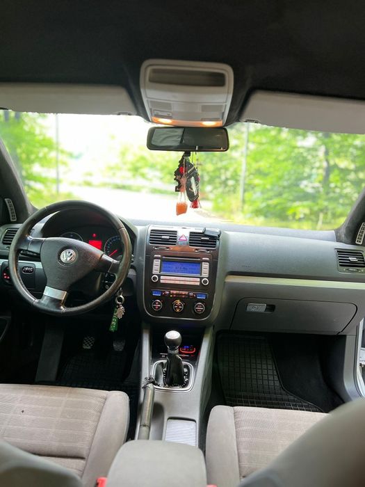 Vând golf 5 1.9 tdi 105 cp