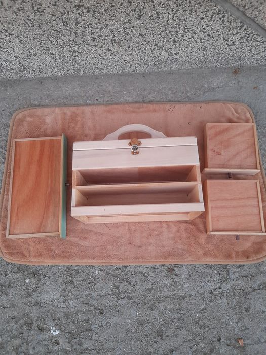 Дървена кутия за бижута