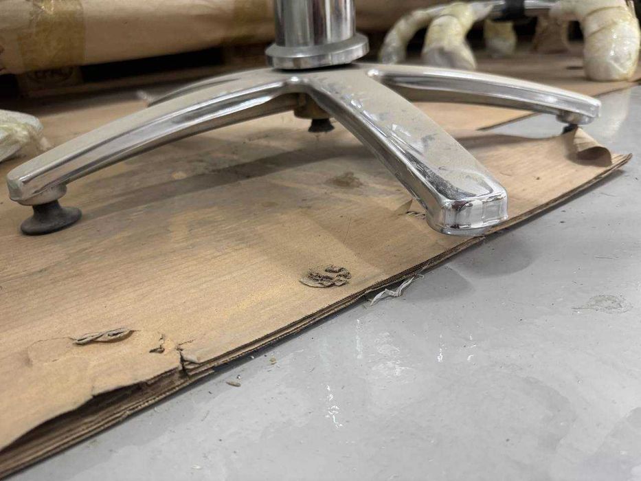 Кресло парикмахерское профессиональное