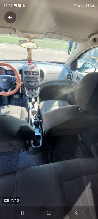 Продам легковую машину