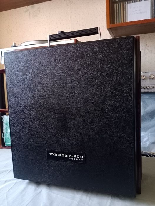 Продам магнитофон Юпитер 203 стерео